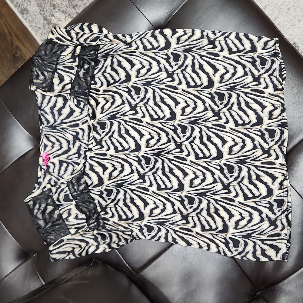 Silk pattern blouse
